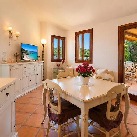 Feriehus Sea View In La Marina Di With Pool Porto Cervo